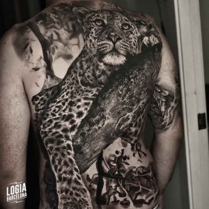tatuaje_espalda_tigre_logiabarcelona_mario_guerrero    